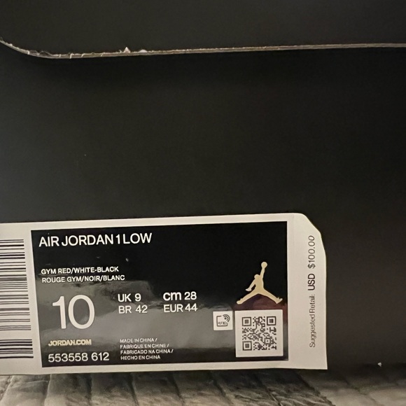 Size 10 - Jordan 1 Low Bred Toe 2021 - Picture 3 of 16